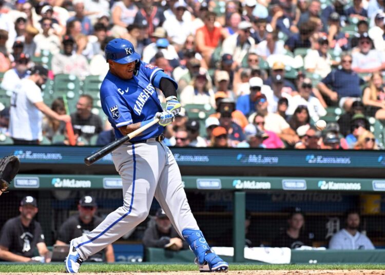 With home run No. 318, Salvador Perez passes George Brett in Kansas City record books