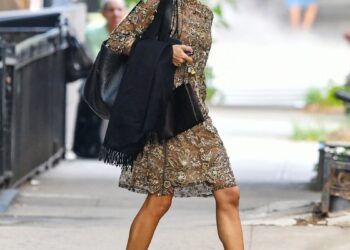 zoe kravitz is spotted headed to taylor swift's wedding in new york city