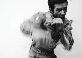 music is to blame.: Brandon Flowers Embraces His Country Side In Latest Single ‘Plans’