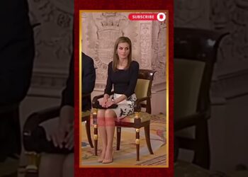 Gerou debate: Rainha Letizia da Espanha orienta Infanta Sofia sobre postura  #short #rainhaletizia