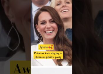 Princess kate dancing & signing moments at platinum jubilee party,Kate effect #shorts #katemiddleton