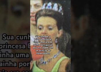 Uma tiara de safiras #tiara #joia #rainha #historia #realeza #familiareal #shorts #suécia #portugal
