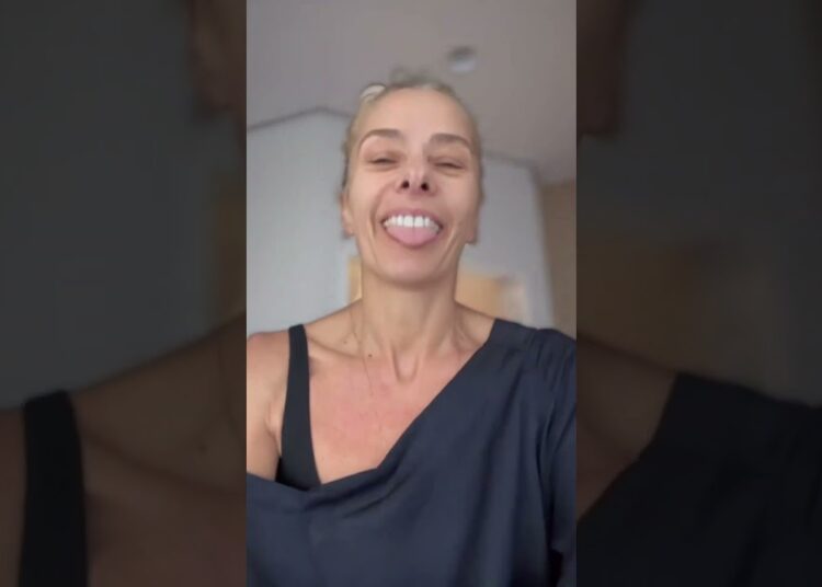 Após passar por c1rurg1a, Adriane Galisteu apareceu ao lado do filho e mandou um recado para os fãs😭