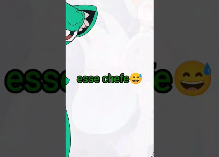 É um rato 🎩🐭🐀🐀preparando tudo.kkkkkkkk mu rato tá vendo comida. Um rato na realeza 🐭👑,
