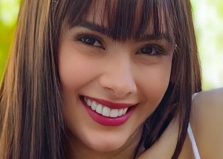 JULIANA B0NDE DE BIQUÍNI M0STR0U A SUA ENORME BELEZA EM CLIQUES E ENCANTOU FÃS