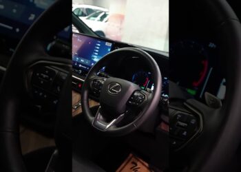 Lexus LM350h, where royalty meets innovation.