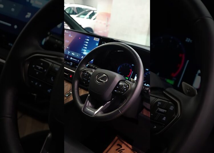 Lexus LM350h, where royalty meets innovation.