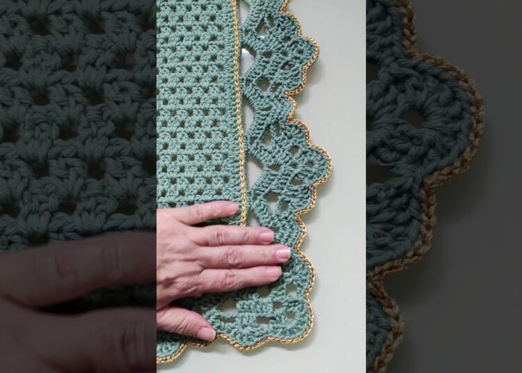 Jogo Americano Realeza na cor esmeralda com dourado. #crochet #jogoamericano #mesaposta