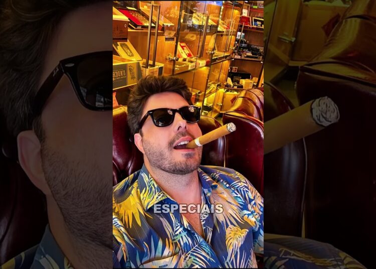 A vida luxuosa do apresentador Danilo Gentili. #dinheiro #fama #curiosidades #apresentador #sbt