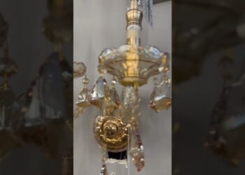 Dê um Toque de Realeza à sua Casa com a Arandela Clássica Âmbar Cristal!  #decoração #homedecor