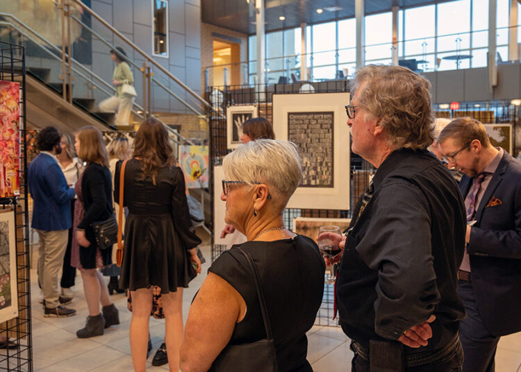 A UBCO hospeda a noite anual de gala de arte e entretenimento