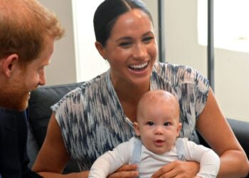 A adorável observação de cinco palavras do príncipe Archie no vídeo do Instagram revela a mudança de chave | Real | Notícias
