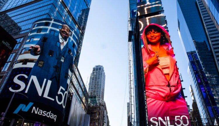 A celebração do 50º aniversário do 'Saturday Night Live' está finalmente aqui. Veja como assistir.