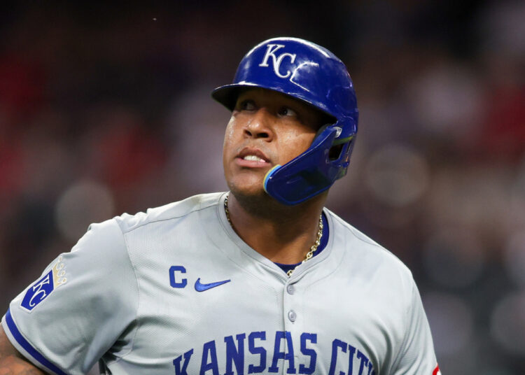 A estrela do Royals Salvador Perez pode afastar a hora do pai por mais um ano?