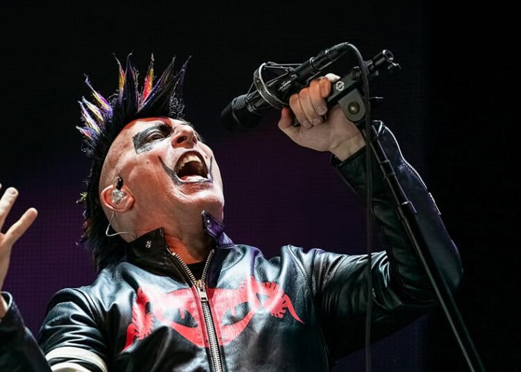A ferramenta está trabalhando em novas músicas para a primavera ...?