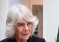 A rainha Camilla usava um broche com uma longa história real - e um possível aceno para seu próprio ancestral