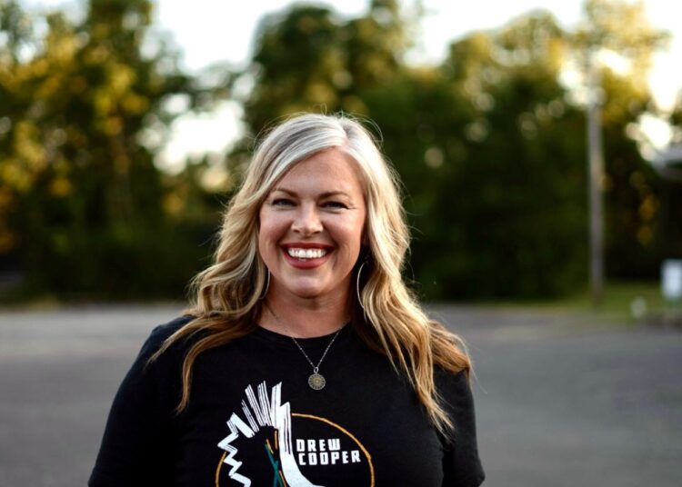 Álbum de Courtney Patton 'Carry You With Me' Processa um divórcio público