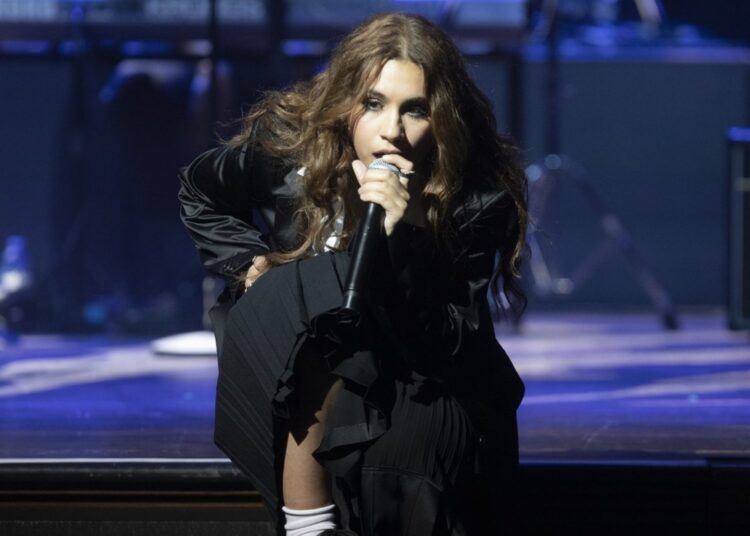 Alessia Cara diz que quase deixou seus medos, a dúvida a impede de fazer uma nova música