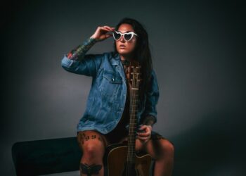 Allie Colleen sobre se tornar pessoal em um novo EP 'Sinceramente Rolling Stone'