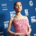 Ariana Grande pede mais proteção à saúde em contratos de etiquetas