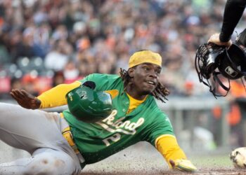 A's e Royals empatam 1-1