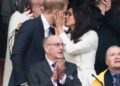 As exibições enfáticas de Meghan com Harry sugerem na saída de renúncia pré-iluminada | Real | Notícias