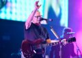 Assista a New Order Play 'State of the Nation' pela primeira vez desde 1987