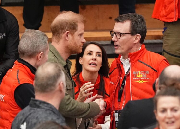 Atualização do Casal Real Compartilhe depois de conhecer o príncipe Harry no Canadá