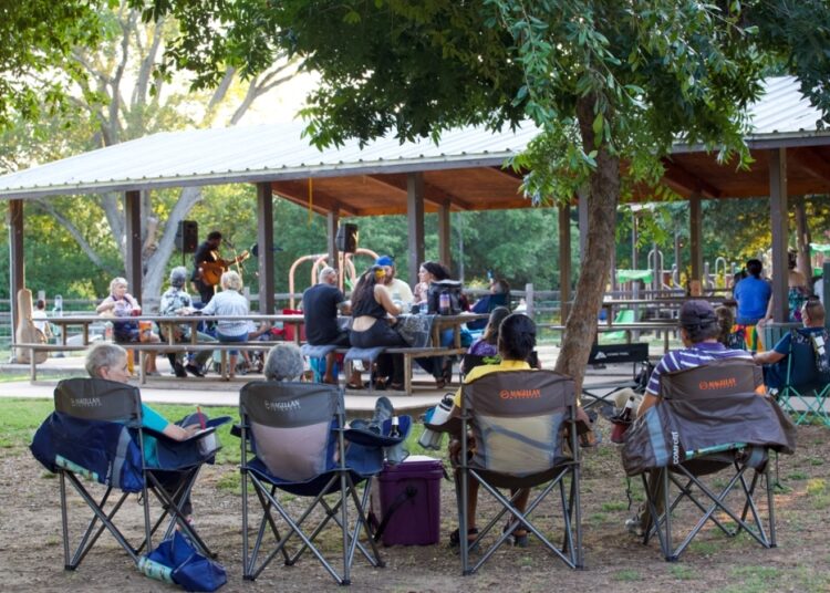 Bastrop organização sem fins lucrativos para oferecer música gratuita no parque em 27 de fevereiro