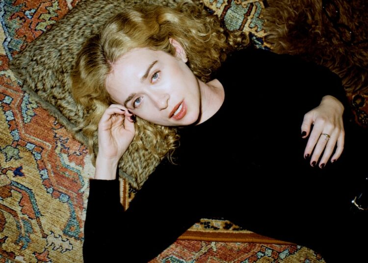 Blondshell compartilha a nova música “Two Times”: Stream