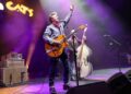 Brian Setzer diz que não pode mais tocar violão devido a uma doença auto -imune