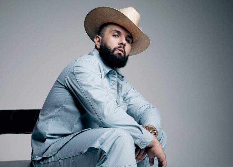 Carin Leon, Becky G Lead Latin Music Bash em Brookside no Rose Bowl