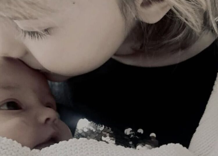 Casal real compartilham novas fotos de novas fotos de filha recém -nascida | Real | Notícias