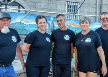Concerto para beneficiar a nova equipe de Londres de Currach Raters | Entretenimento