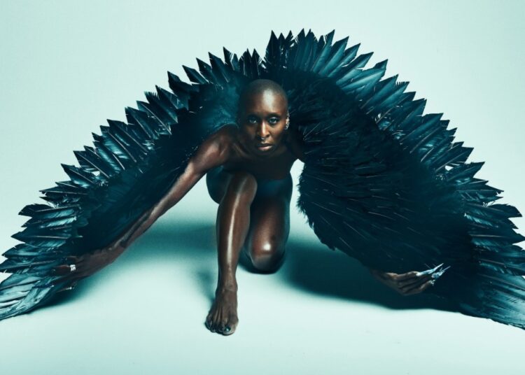 Cynthia Erivo fala sobre o novo single 'Replay', o próximo álbum e mais