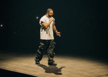 Drake lança um novo álbum, algumas músicas sexy 4 u, girando do rap de carne com Kendrick Lamar
