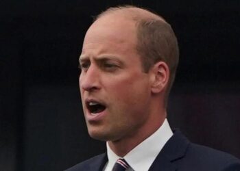 EXCLUSIVO: CHOGO DE CABER DO PRINCE WILLIAM-Royal 'Set for Top-to-Bottom Examination' After Pilot Pal morto por doença depois de gastar anos inalando a fumaça de helicóptero tóxico