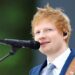 Ed Sheeran diz que tinha permissão para Busk depois que a polícia interrompeu sua apresentação