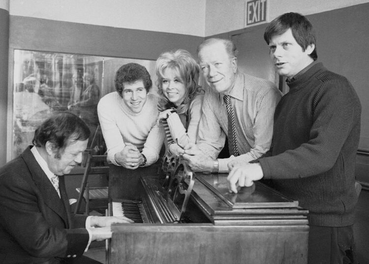 Entertainment Death News: Tony Roberts, ator de palco e cinema que frequentemente estrelou os filmes de Woody Allen, morre aos 85