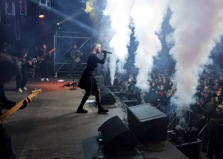 Financiamento de base: os concertos musicais fazem parte das maneiras inovadoras que os grupos procuram financiar os militares da Ucrânia