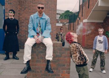 Fontaines DC Compartilhe uma nova música surpresa 'It It Incherwing Bet Young'