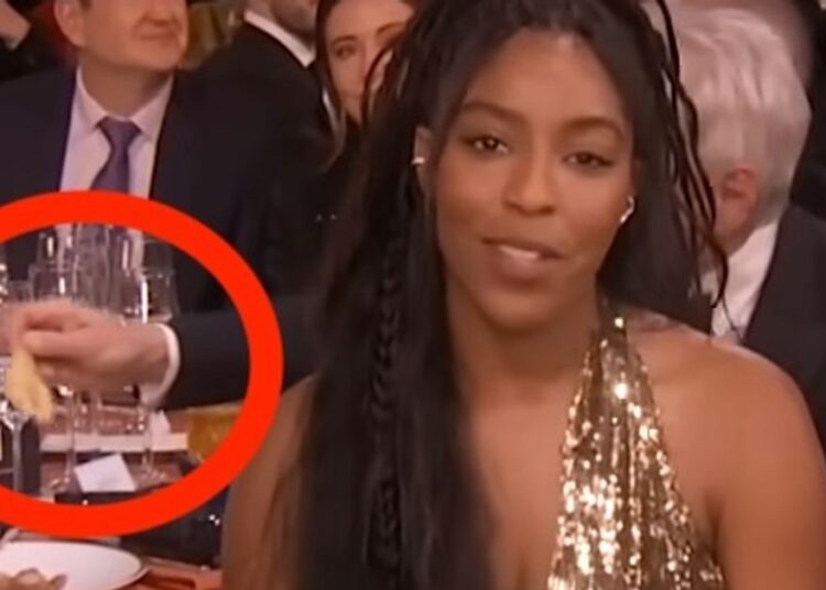 Harrison Ford acidentalmente bateu o momento de SAG de Jessica Williams