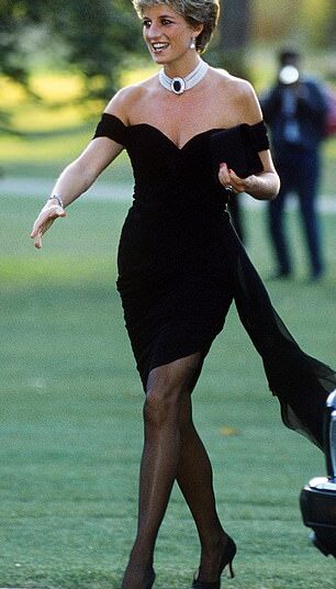 Princesa Diana em seu 'vestido de vingança' na Galeria Serpentina 1994