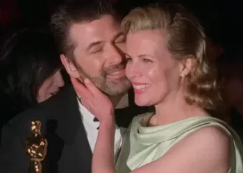 Hollywood News Live hoje em 1º de março de 2025: Kim Basinger faz comentários raros sobre o ex-marido Alec Baldwin: 'Temos muito ...'