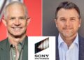 Inks de entretenimento de Hutch Parker, produzindo contrato com fotos da Sony