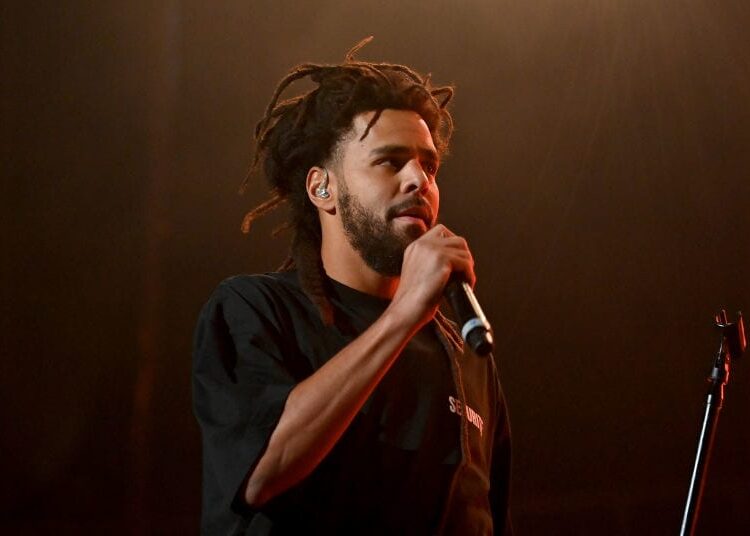 J. Cole alerta de IA sobre a nova música "Clouds": "O que acontece com…
