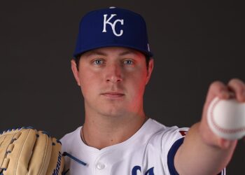 Jarros de 3 KC Royals que não estão se ajudando durante o treinamento da primavera
