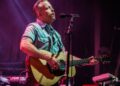 Jason Isbell compartilha Foxes in the Snow 'Title Track do novo álbum