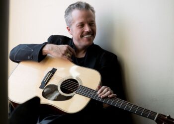 Jason Isbell oferece nova música "Foxes in the Snow": Stream