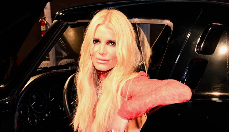 Jessica Simpson lança a primeira nova música em mais de 16 anos - ouça 'Use My Heart Against Me' e Leia letras! | Primeiro escute, Jessica Simpson, Lyrics, Music | Just Jared: Notícias e fofocas de celebridades